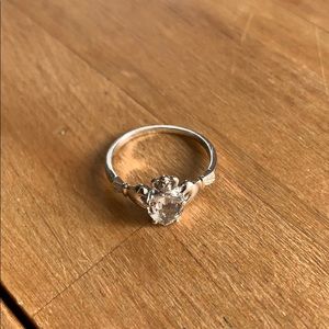 14k white gold claddagh ring